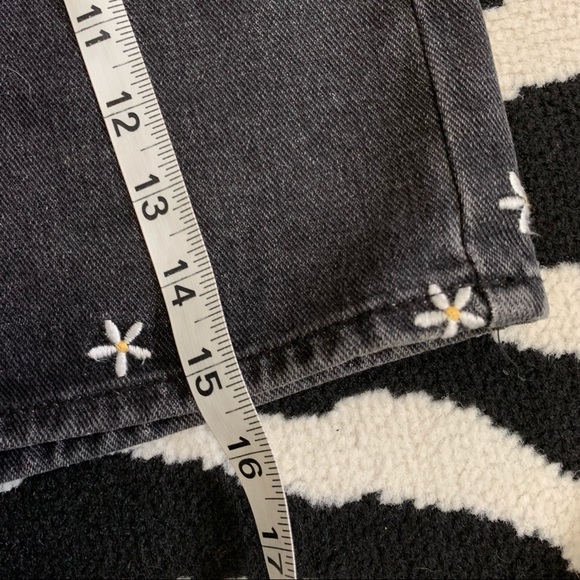 Pacsun Black Wash High Waisted Daisy Denim Skirt Size 25 - Picture 6 of 7